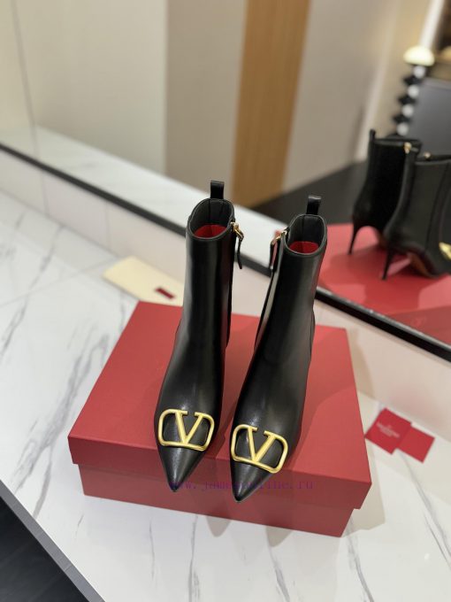 𝑉𝐴𝐿𝐸𝑁𝑇𝐼𝑁𝑂 Valentino ͥ Purchasing LevelThe new season's Warren boots and shoes are also so besooduus2 - Image 4