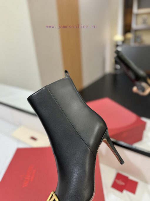 𝑉𝐴𝐿𝐸𝑁𝑇𝐼𝑁𝑂 Valentino ͥ Purchasing LevelThe new season's Warren boots and shoes are also so besooduus2 - Image 8