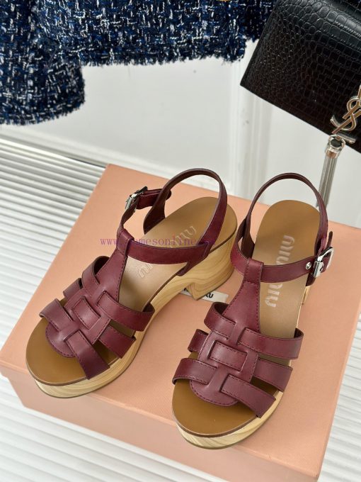 MIU MIU/Miu Miu Classic Waterproof Platform Thick Heel Pig Cage SandalsThis sandal is really3i9nv29i - Image 3