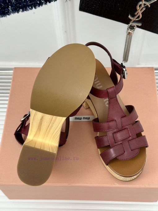 MIU MIU/Miu Miu Classic Waterproof Platform Thick Heel Pig Cage SandalsThis sandal is really3i9nv29i - Image 10