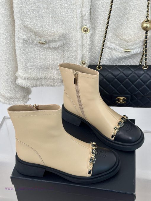 Chanel | Chanel 24P Autumn/Winter New ProductDouble C metal chain color blocked short bootsCqw4ei0oh - Image 4