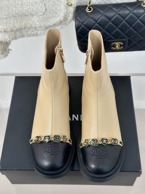 Chanel | Chanel 24P Autumn/Winter New ProductDouble C metal chain color blocked short bootsCqw4ei0oh - Image 7