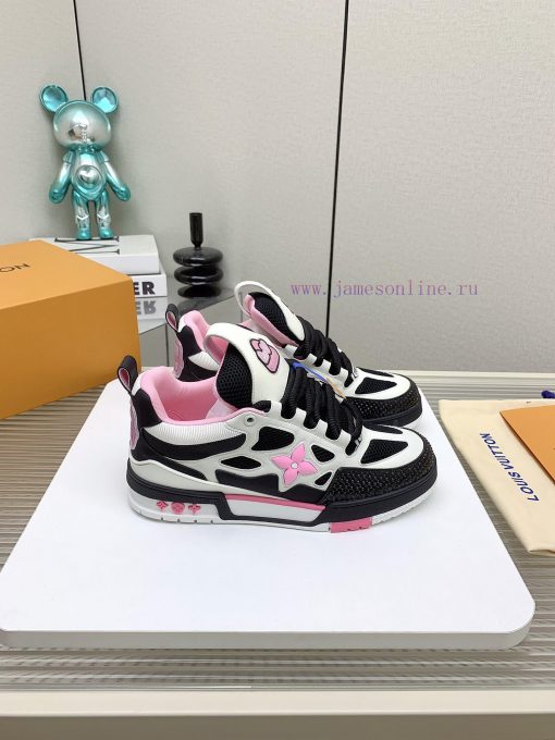 LV's new Skate sneakers have a unique style with a genuine leather face and lucky clover. Th0x8giq2i - Image 3