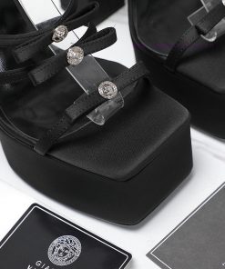 The mostVersace series launchedThe most high-end colors are bright and suitable for pairing 675tinty