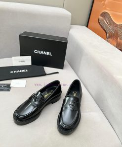 ️𝗖𝗛𝗔𝗡𝗘𝗟𝟐 4B Chanel high school retro loafersChanel's Granny Chanel is a big head loafers thac2y0oa2k