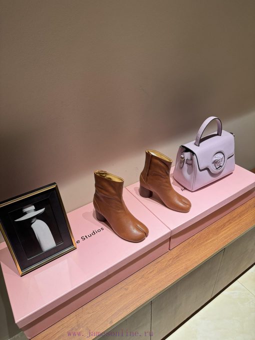 MaisonMargiela MM6 Magilla Classic Split Toe Boot SeriesThe identification of the purchasing2lhrhm7a - Image 2