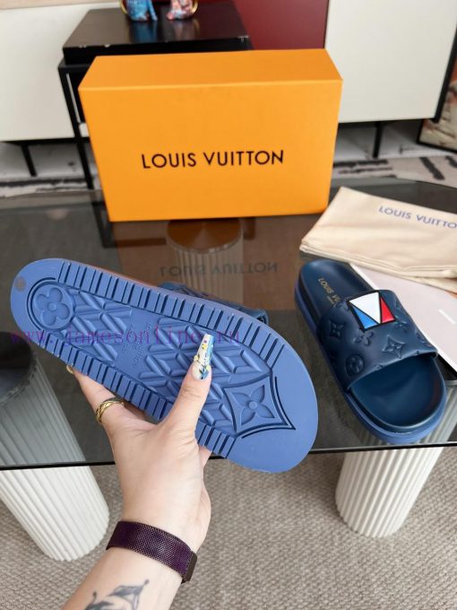 Louis Vuitton's 2024 autumn/winter new slippers are on the market, with 11 high-end customiz1rwvqowp - Image 8