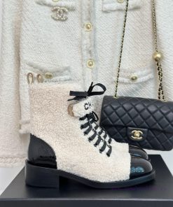 Chanel | Chanel 23S Autumn/Winter New ProductsColor blocked lace up hairy thick heeled short5hxmavwi