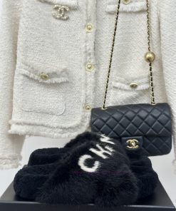 Chanel | Chanel 24K Early Autumn New Product Letter Cross Hair DragChanel's shoes never disalj0h9w4d
