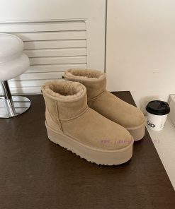 , size 35-40Ugg. Autumn and Winter Atmosphere 5cm Thick Bottom Low BarrelThe most popular thqrbv7k89