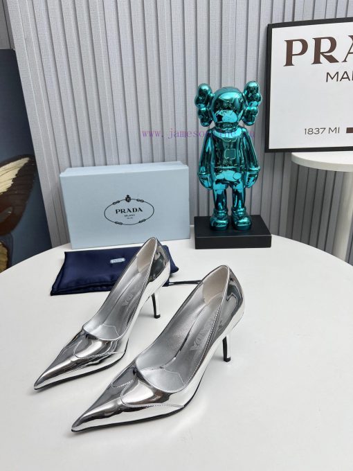 2024 SSS launches Prada's latest collection of long and short boots, sandals, single shoes, b3nfnypj - Image 3