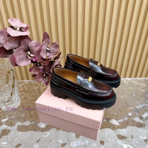 Top tier MiuMiu 2024 new retro loafers look great with casual matching on the feet, a must-h6zhzekk1 - Image 2