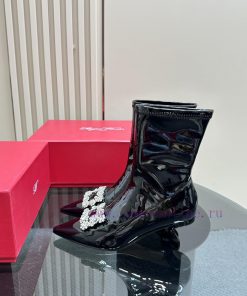 Virgule is a representative work of the brand, founded in 1963. Its sloping curve is unforge03wb5ugg