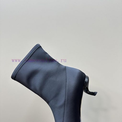 Virgule is a representative work of the brand, founded in 1963. Its sloping curve is unforgea4uydu42 - Image 9