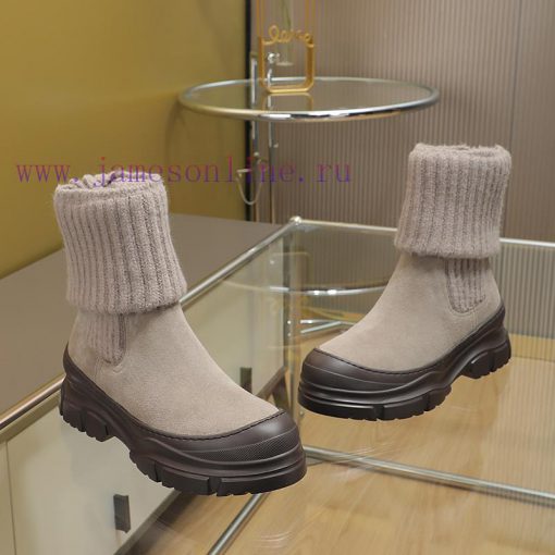 The Brunello Cucinelli boots, inspired by the classic Le Fu shoes, define the modern and eletiqwqhdc