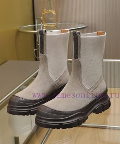 The Brunello Cucinelli boots, inspired by the classic Le Fu shoes, define the modern and elevc92zy1d