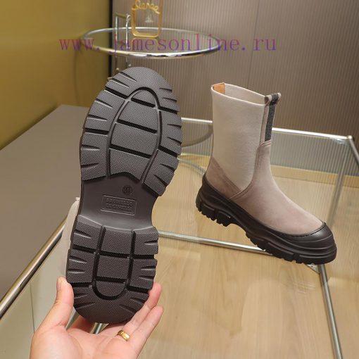 The Brunello Cucinelli boots, inspired by the classic Le Fu shoes, define the modern and ele7j6lsi2g