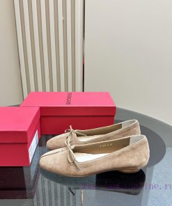 FERRAGAMO 24/ 🩰 Ferragamo Ballet Flat Shoes FAM's high-frequency exposure in this issue, baltx4itm24