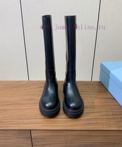 The classic design of Prada autumn and winter boots, with texture and details that fill the 1dwi2psz
