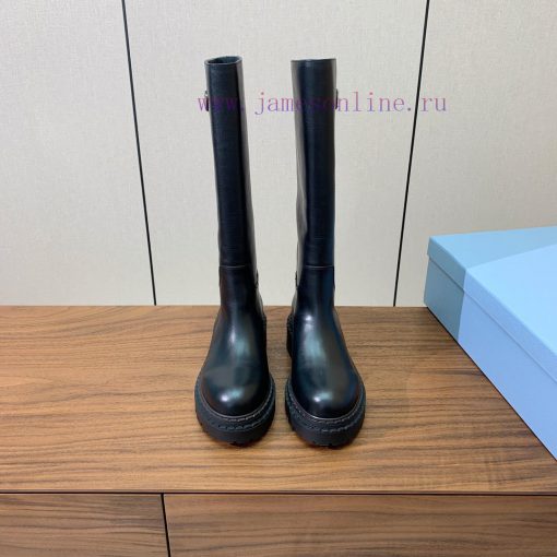 The classic design of Prada autumn and winter boots, with texture and details that fill the 1dwi2psz