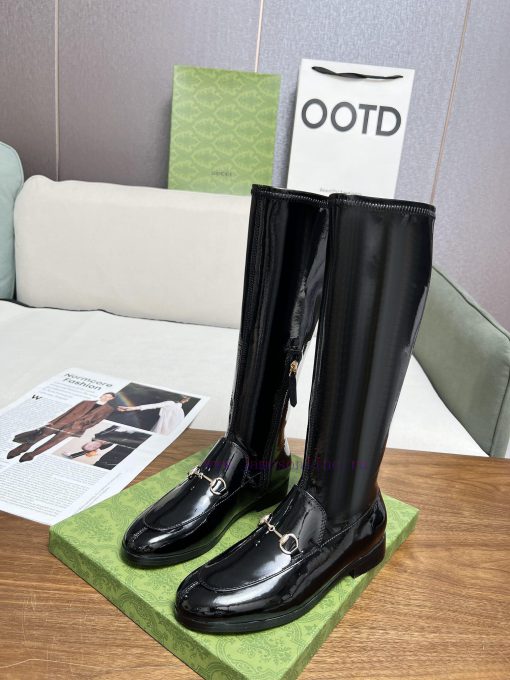 GUCCI has launched a new classic style with brand elements radiating new vitality. The zippe2zm9b6hm