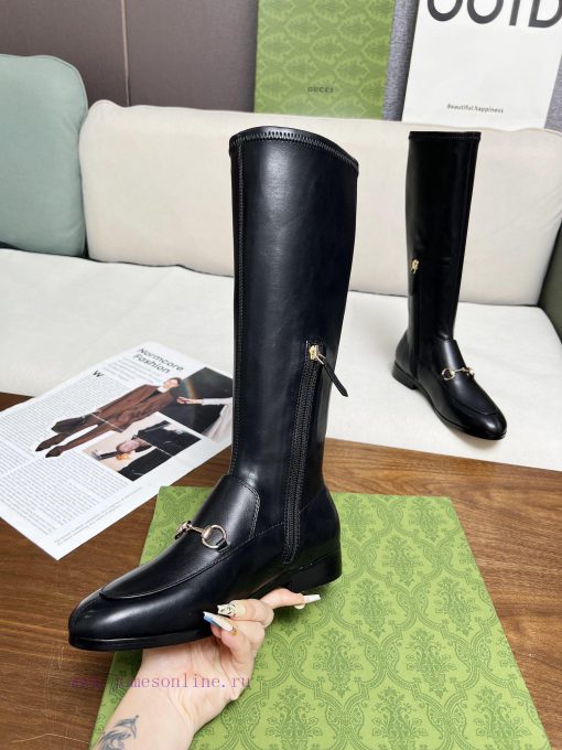GUCCI has launched a new classic style with brand elements radiating new vitality. The zippeegc2m73t - Image 5