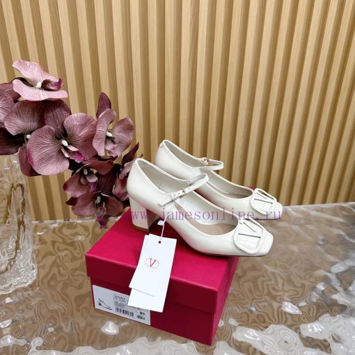 -- New Warren——————2024 Top Quality Valentino Coarse Heel Mary Jane Single Shoes with Exquis4p6i1fbq - Image 2
