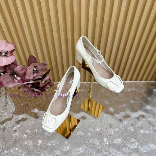 -- New Warren——————2024 Top Quality Valentino Coarse Heel Mary Jane Single Shoes with Exquis4p6i1fbq - Image 5