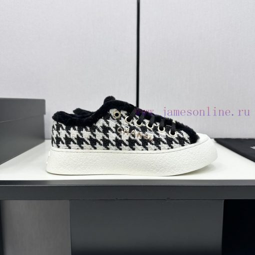 Chane2024 Top Casual SneakersThis classic design features a shoe upper with a variety of embbdwhkv1p