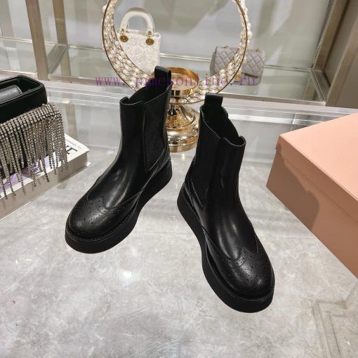 Miu Miu new retro short bootsA must-have for popular sports shoes in terms of appearance. It5dfjaon1 - Image 3
