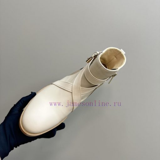 Top tierBurberry BBR is designed by designer Daniel Lee for 24/7 autumn and winter. The atmolap0m4vq - Image 9