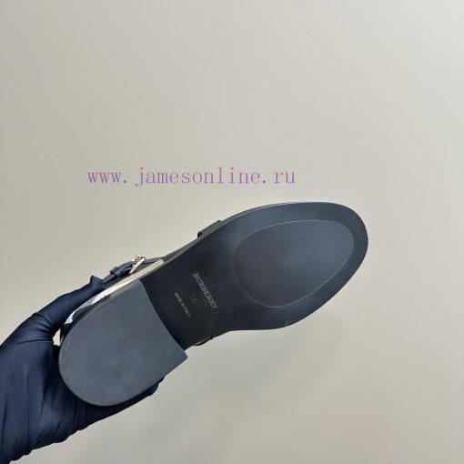 Top tierBurberry BBR is designed by designer Daniel Lee for 24/7 autumn and winter. The atmo0as0r249 - Image 11