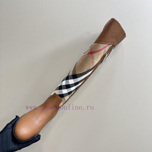 Top tierBurberry BBR is designed by designer Daniel Lee for 24/7 autumn and winter. The atmoi23b921l - Image 9
