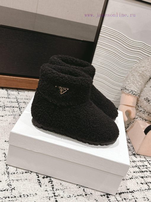 Top qualityPrada fw24 new arrival～P Home 2024 Autumn/Winter New Triangle Logo Hairy BootsHowuo8t83w6 - Image 3