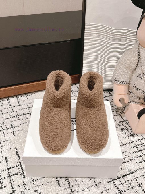 Top qualityPrada fw24 new arrival～P Home 2024 Autumn/Winter New Triangle Logo Hairy BootsHowa0mk7hob - Image 2