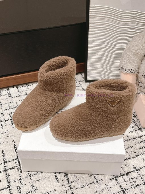 Top qualityPrada fw24 new arrival～P Home 2024 Autumn/Winter New Triangle Logo Hairy BootsHowa0mk7hob - Image 5