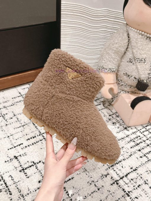 Top qualityPrada fw24 new arrival～P Home 2024 Autumn/Winter New Triangle Logo Hairy BootsHowa0mk7hob - Image 6