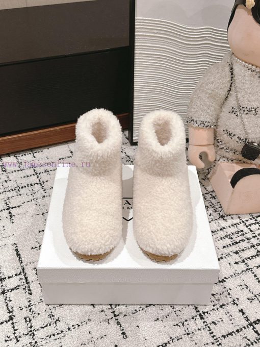 Top qualityPrada fw24 new arrival～P Home 2024 Autumn/Winter New Triangle Logo Hairy BootsHowfpgkk27e - Image 2