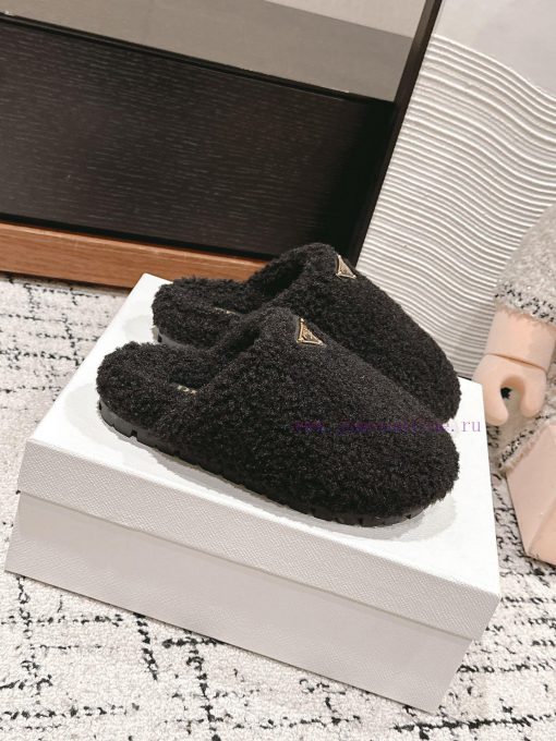 Top qualityPrada fw24 new arrival～P Home 2024 Autumn/Winter New Hairy SlippersHow could a parlbmeebm - Image 3