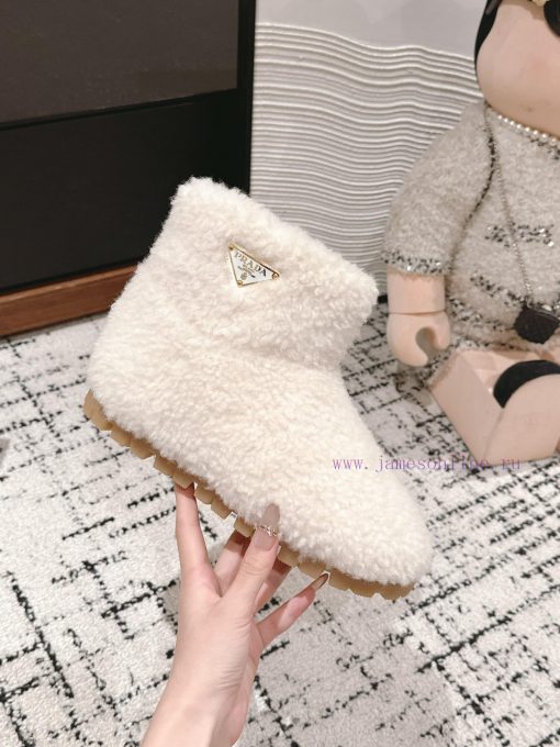 Top qualityPrada fw24 new arrival～P Home 2024 Autumn/Winter New Triangle Logo Hairy BootsHowfpgkk27e - Image 6