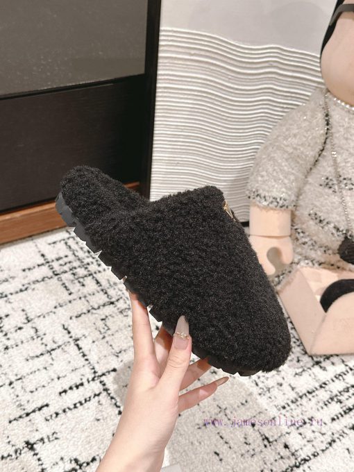 Top qualityPrada fw24 new arrival～P Home 2024 Autumn/Winter New Hairy SlippersHow could a parlbmeebm - Image 6