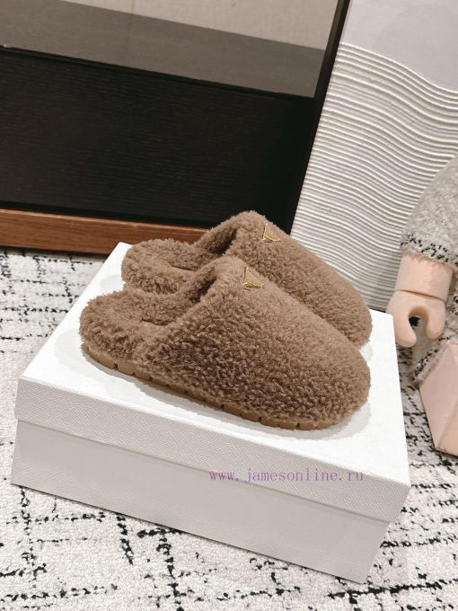 Top qualityPrada fw24 new arrival～P Home 2024 Autumn/Winter New Hairy SlippersHow could a pa8pxi8xg6 - Image 3