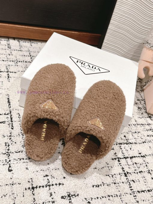 Top qualityPrada fw24 new arrival～P Home 2024 Autumn/Winter New Hairy SlippersHow could a pa8pxi8xg6 - Image 4