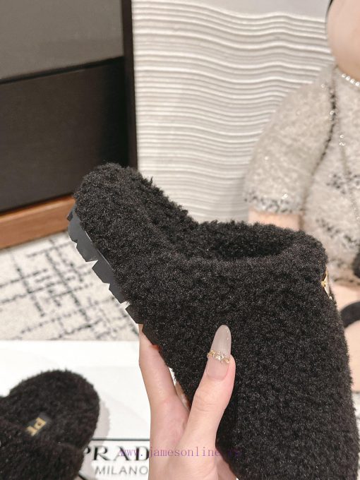Top qualityPrada fw24 new arrival～P Home 2024 Autumn/Winter New Hairy SlippersHow could a parlbmeebm - Image 8