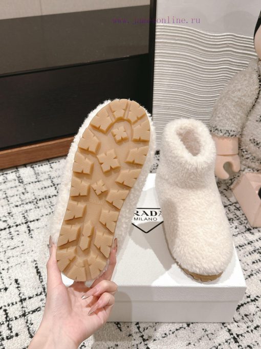 Top qualityPrada fw24 new arrival～P Home 2024 Autumn/Winter New Triangle Logo Hairy BootsHowfpgkk27e - Image 10