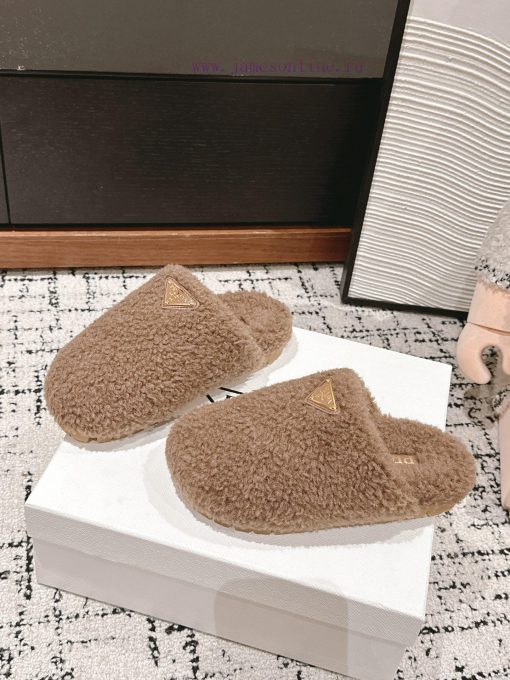 Top qualityPrada fw24 new arrival～P Home 2024 Autumn/Winter New Hairy SlippersHow could a pa8pxi8xg6 - Image 5