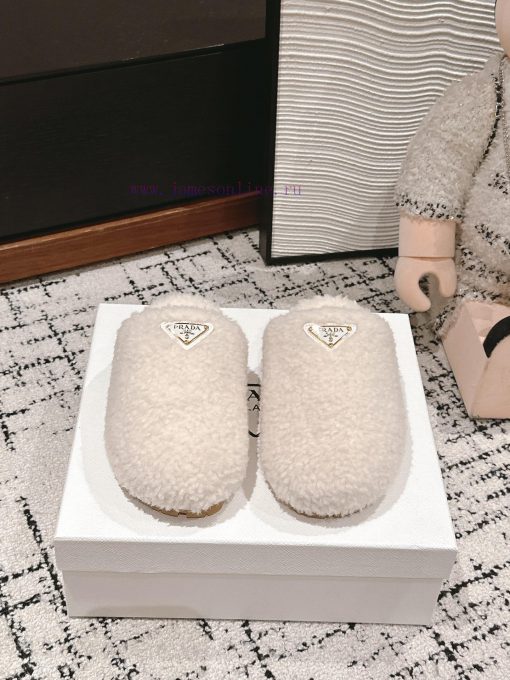 Top qualityPrada fw24 new arrival～P Home 2024 Autumn/Winter New Hairy SlippersHow could a pa7v7xn3ox - Image 2