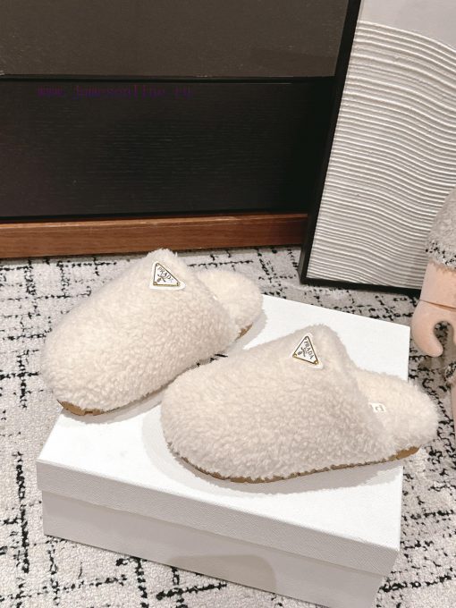 Top qualityPrada fw24 new arrival～P Home 2024 Autumn/Winter New Hairy SlippersHow could a pa7v7xn3ox - Image 5