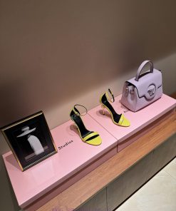 Try different Elisabetta Franchi high heelsA light luxury brand Elisabetta FranchiElisabettavnblnjn2