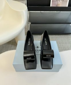 PRADA/PRADA ClassicTriangle logo single shoe seriesThe simple design is probably its most apuhz3n4tv
